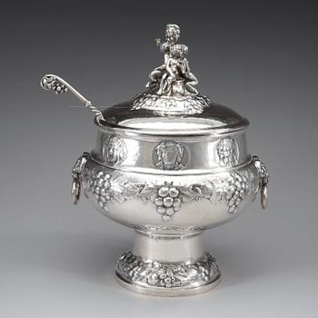 A Norwegian early 20th century parcel-gilt punsh-bowl, makers mark of M. Aase.