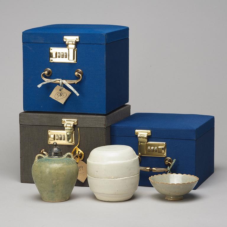 A box with cover, a bowl and a jar, South East Asian, presumably 14th/15th Century.