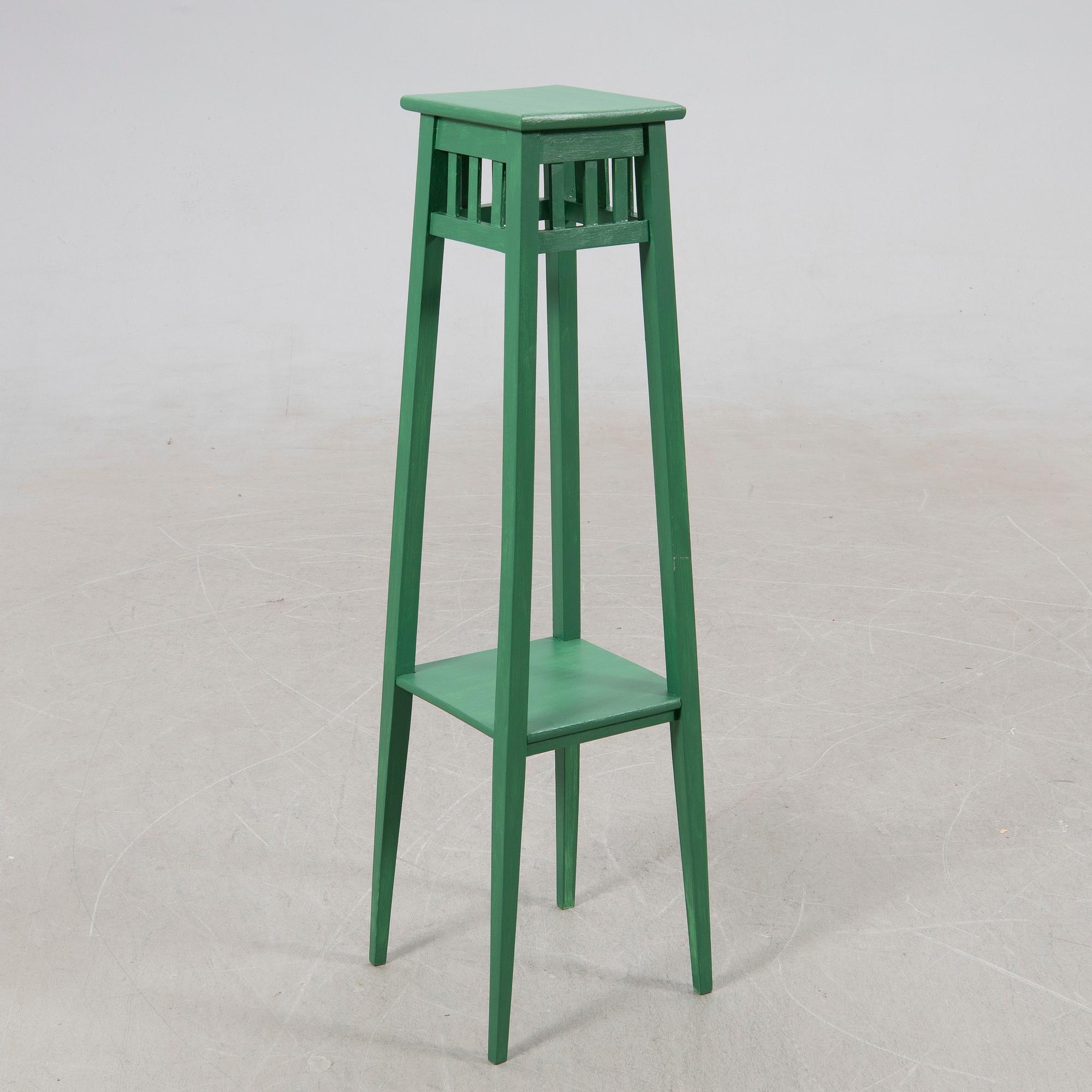 Pedestal, early 20th century.