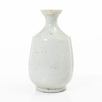 Flaska, stengods, Korea, Joseon, 1700-/1800-tal.