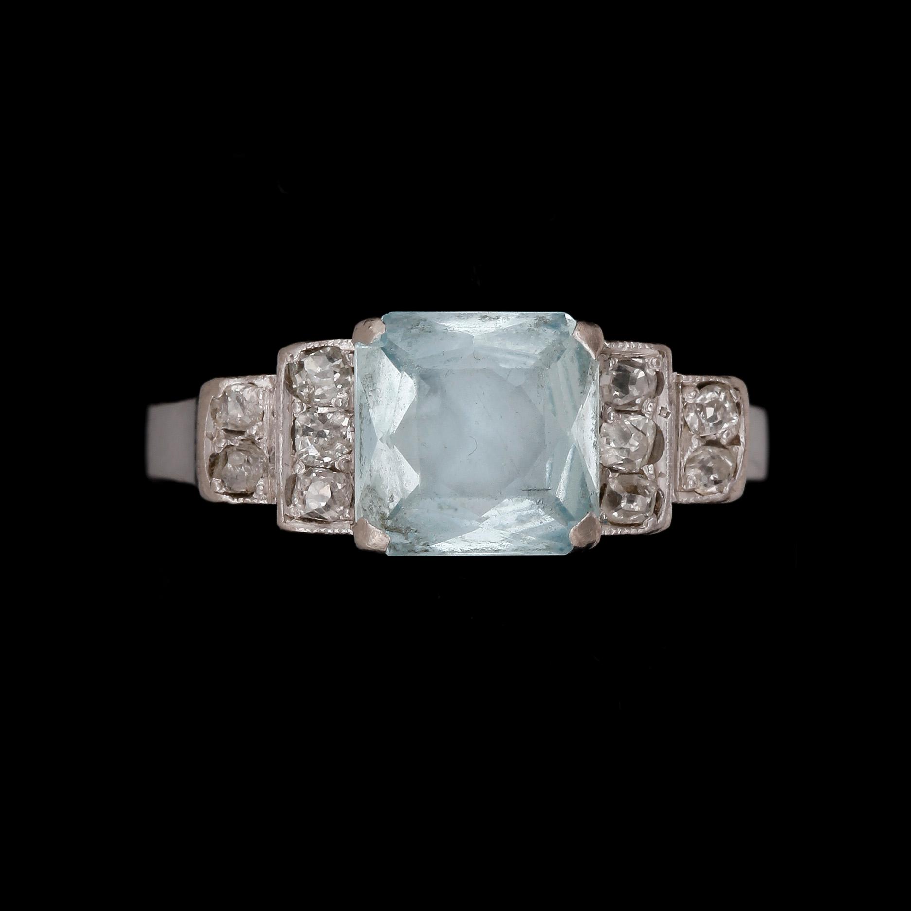 RING, 18k vitguld med akvamarin samt antikslipade diamanter, Hellström & Åhrling, Stockholm 1958. Vikt ca 4,2g.