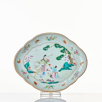 A famille rose tureen with cover and stand, Qing dynasty, Qianlong (1736-95).