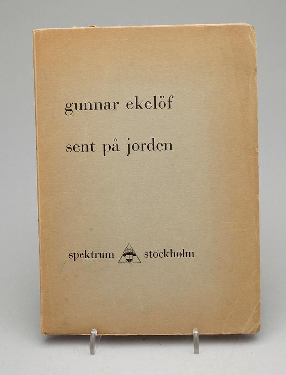 DIKTBOK,"Sent på jorden, dikter 1927-31" av Gunnar Ekelöf, numr IX samt sign av förf för hand, Spektrum, Stockholm 1932.