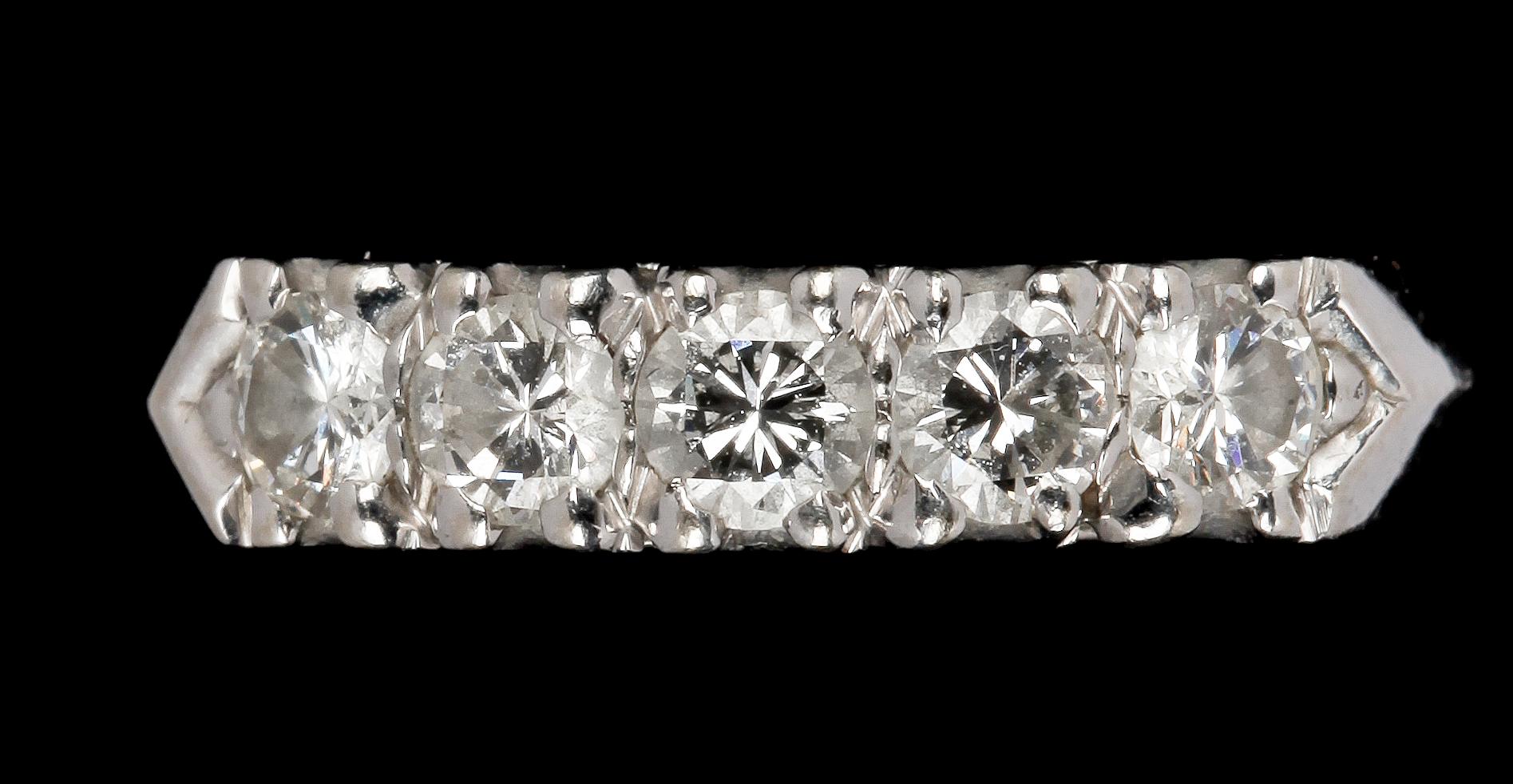 RING, 14 k vitguld med briljantslipade diamanter, tot ca 0.60 ct.