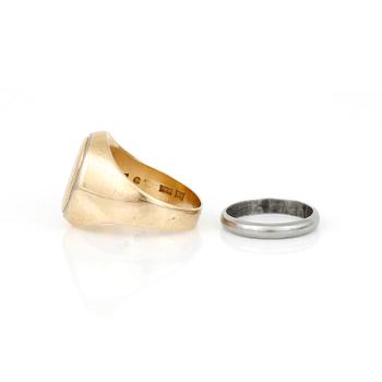 RINGAR, 18K guld och silver, 1900-talets andra hälft. Total vikt ca 27,04 g.