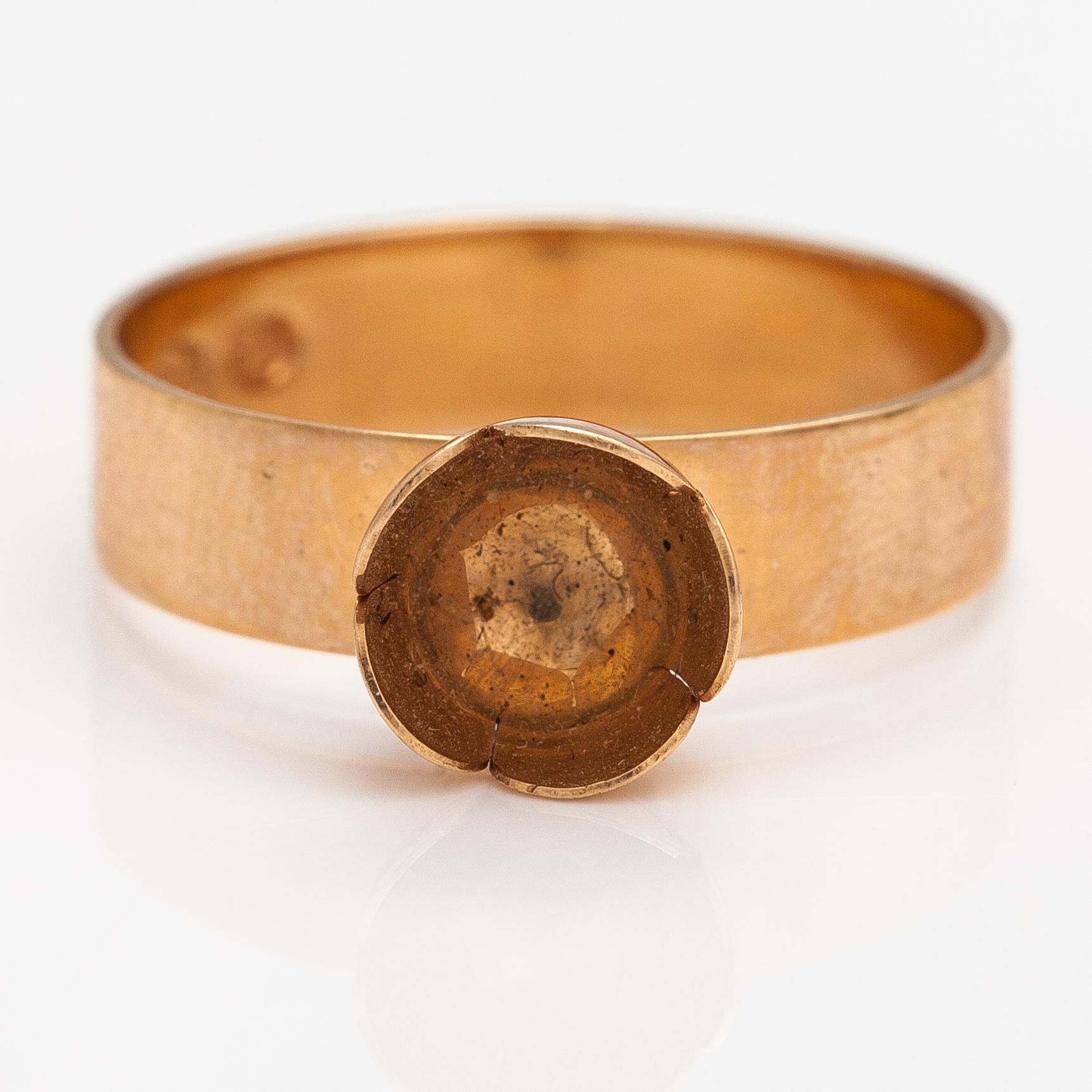 Liisa Vitali, "Kevät", a 14K gold ring. Westerback, Helsinki 1971.