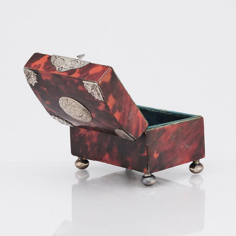 A Baroque tortoise-shell box, first part of the 18th century.