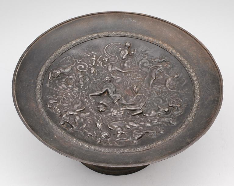 TAZZA, järn, renässansstil, möjligen Berlin, 1800-talets första hälft.