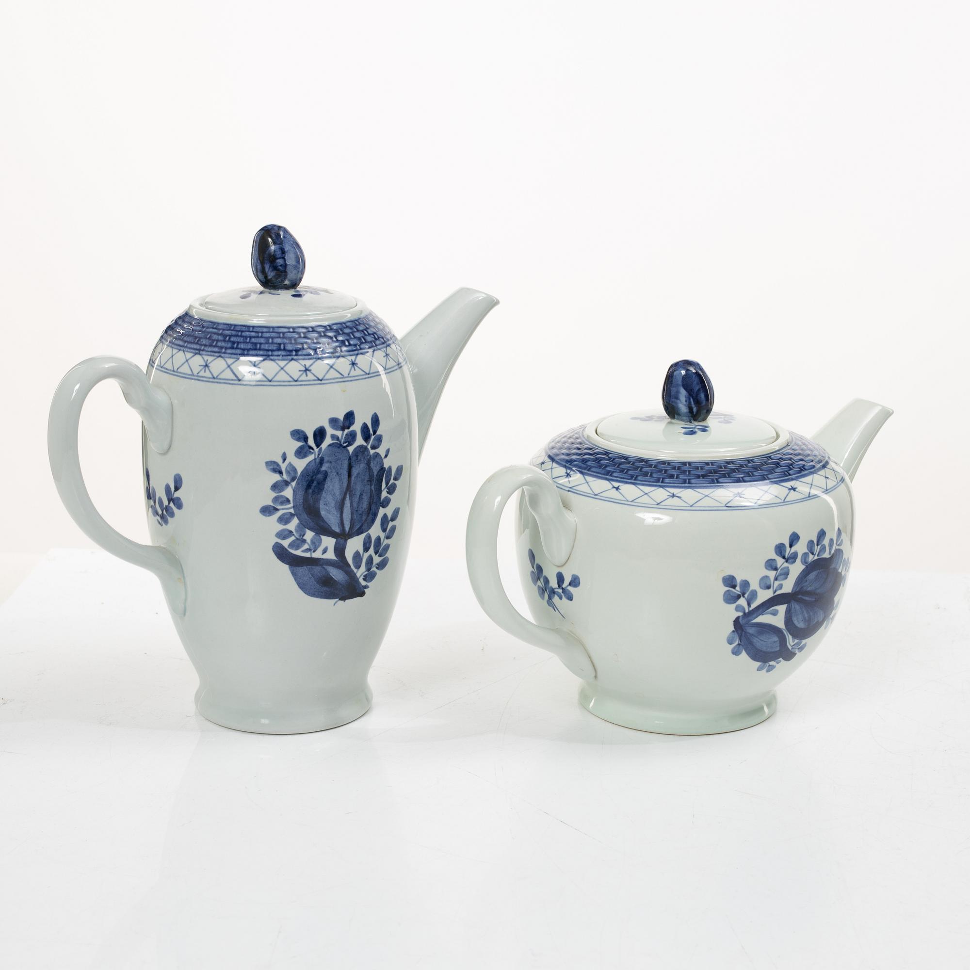 Royal Copenhagen, Dinner service, 94 pieces, earthenware, “Tranquebar”, Aluminia, Denmark.