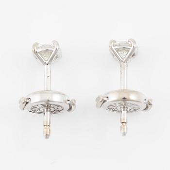 Earrings, 18K white gold with brilliant-cut diamonds.