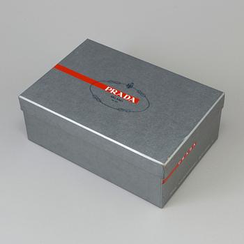 SNEAKERS, Prada, storlek 37.