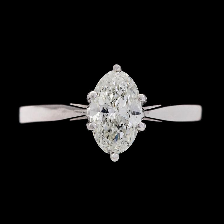 RING, navettslipad diamant, ca 0.91 ct.