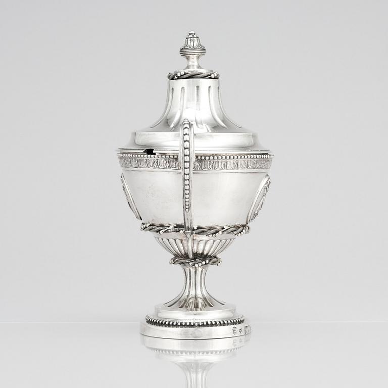 A Swedish Gustavian 18th century silver sugar bowl with lid, mark of Johan Fagerberg, Karlskrona 1788.