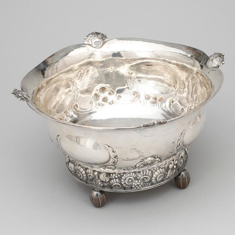 SKÅL, silver, Bremer Werkstätte, Tyskland, 1900-talets första hälft. Total vikt ca 942 gram.