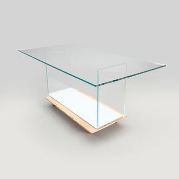 A "Valencia" table, design by Lievore Altherr Molina for Sovet Italia.