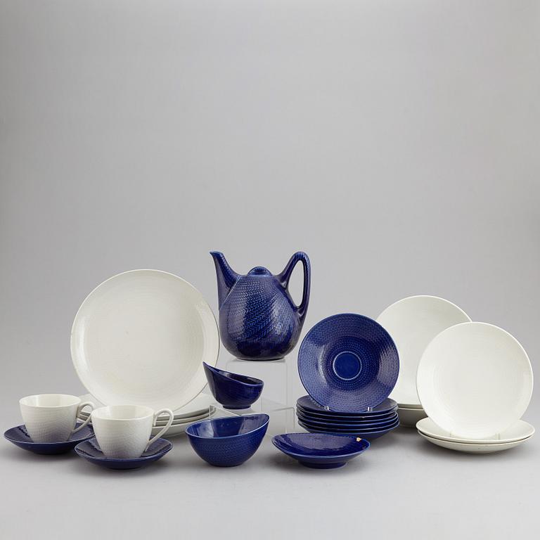 A Hertha Bengtsson Rörstrand dinner service, 20th Century. (16 pieces).