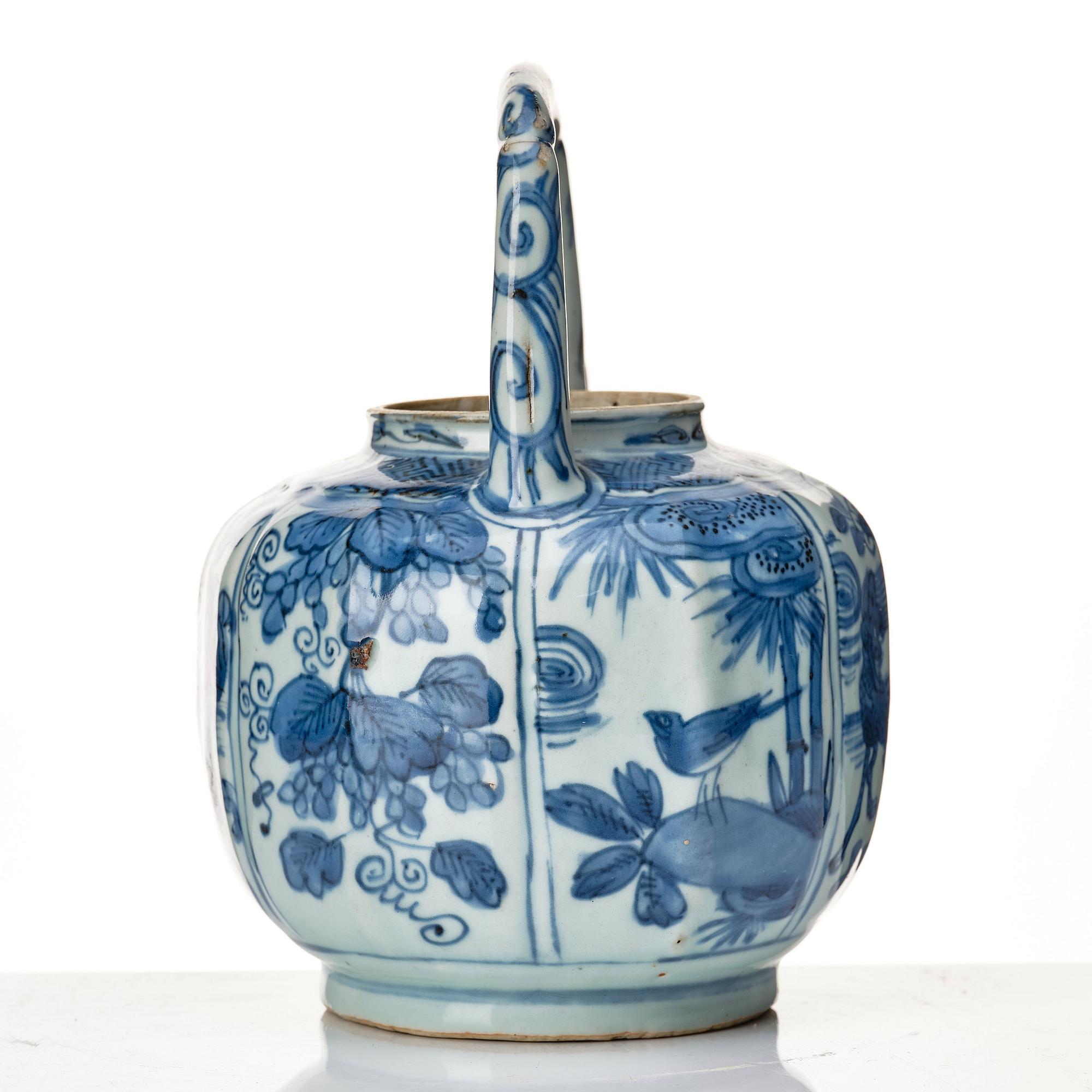 Vinkanna, kraakporslin. Mingdynastin, Wanli (1572-1620).