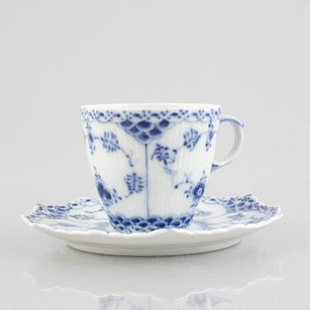 13 half lace "Musselmalet" porcelain coffee cups with saucers, Royal Copenhagen, Denmark.