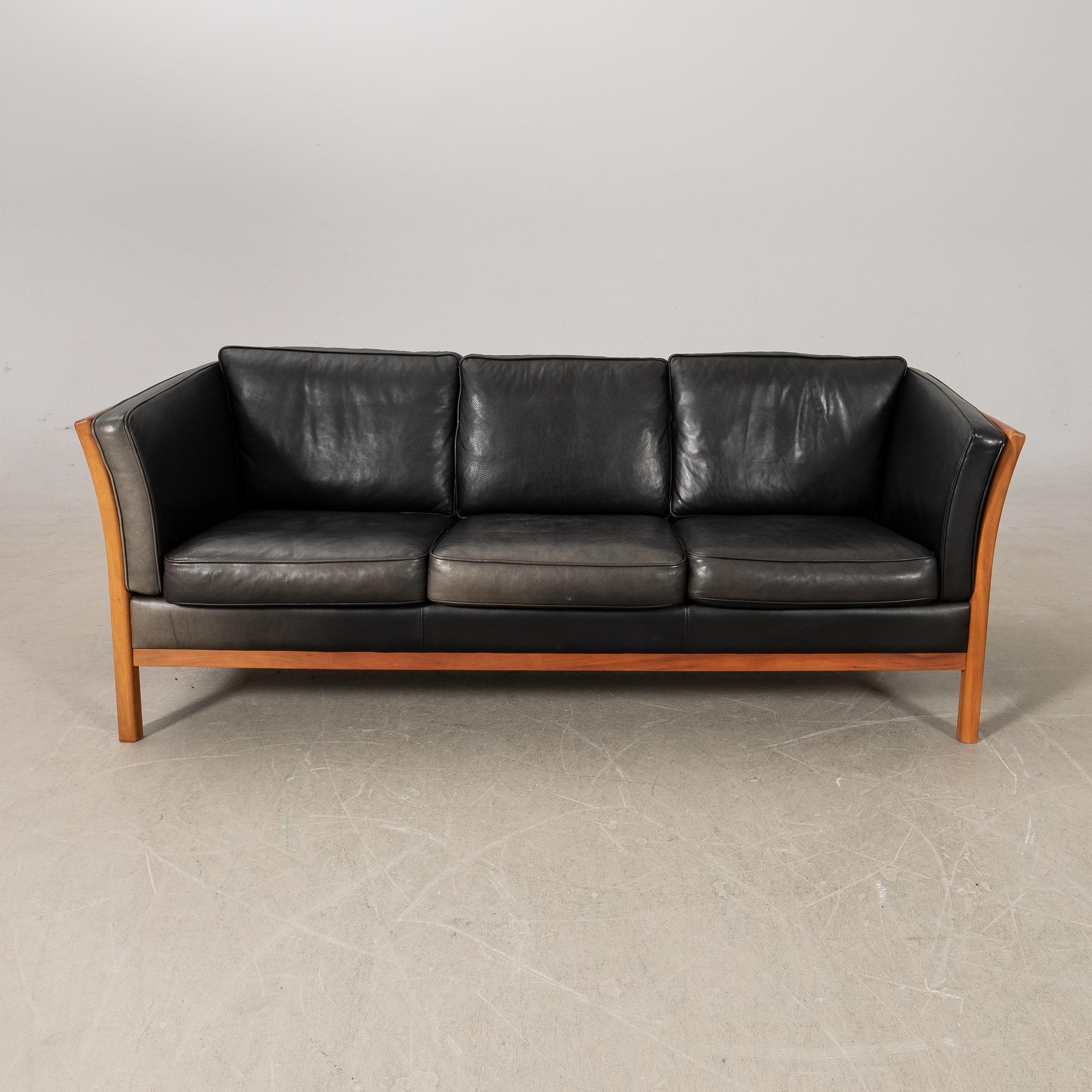 Soffa, Stouby Möbler, troligen "Eva", Danmark, 1900-talets senare del.