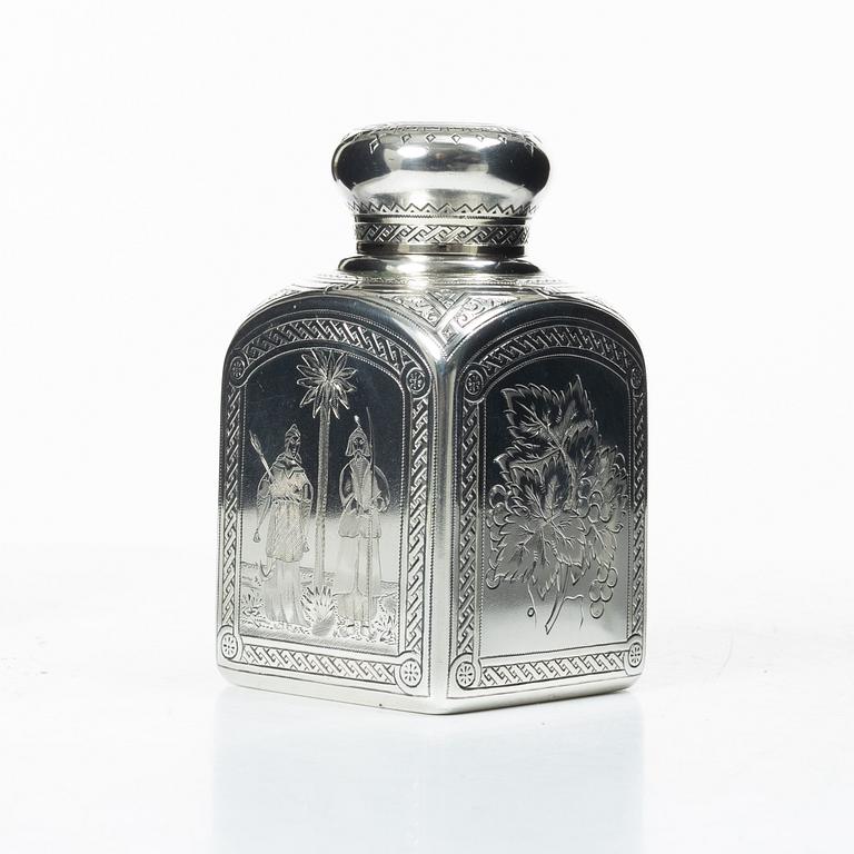 A Russian silver tea caddy, mark of Mikhail Grachev, Moscow 1886.