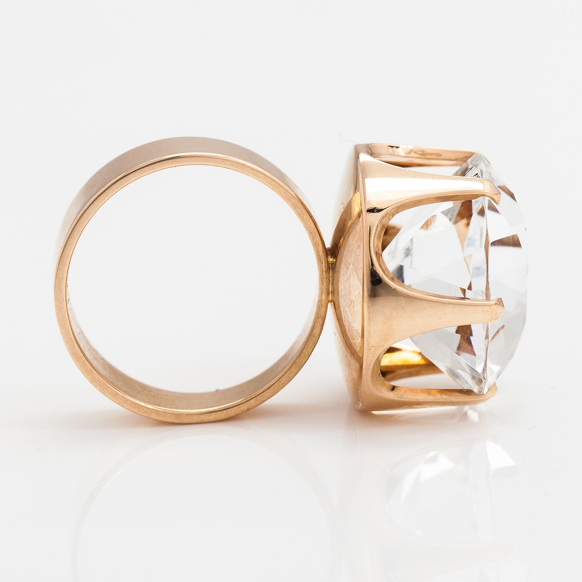Elis Kauppi, A 14K gold ring with a rock crystal. Kupittaan kulta, Turku 1965.