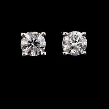 ÖRHÄNGEN, 1 par, 18K vitguld, briljantslipade diamanter tot ca 0.28 ct.
