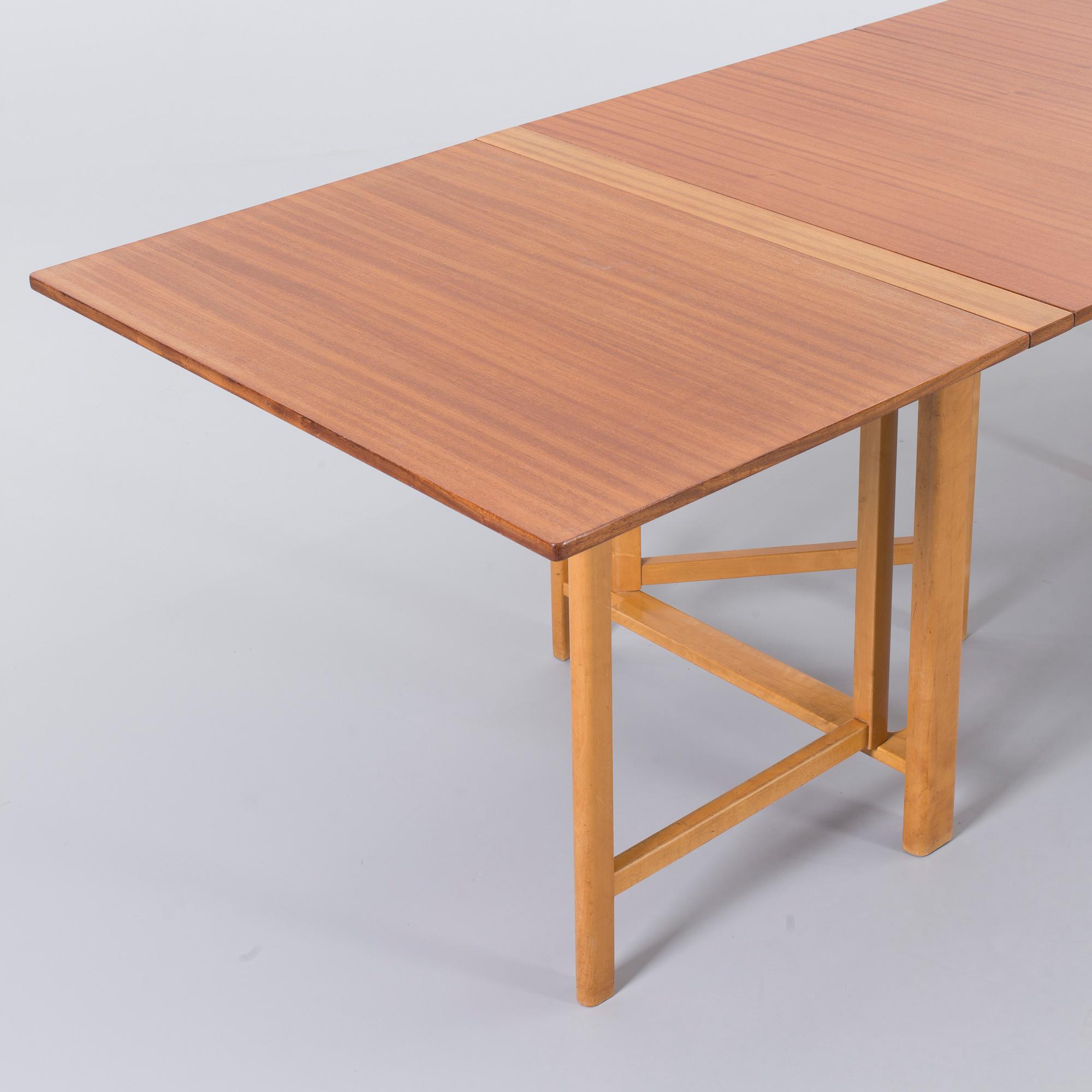 A BRUNO MATHSSON "MARIA FLAP" TABLE.