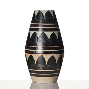 Carl-Harry Stålhane, golvvas, s k "Torro-fajans", dekor av Aune Laukkanen, Rörstrand.