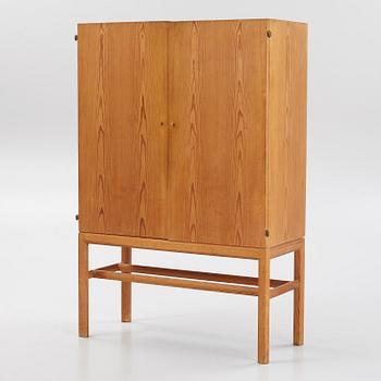 Axel Larsson, a cabinet, Svenska Möbelfabrikerna Bodafors, Sweden. 1943.