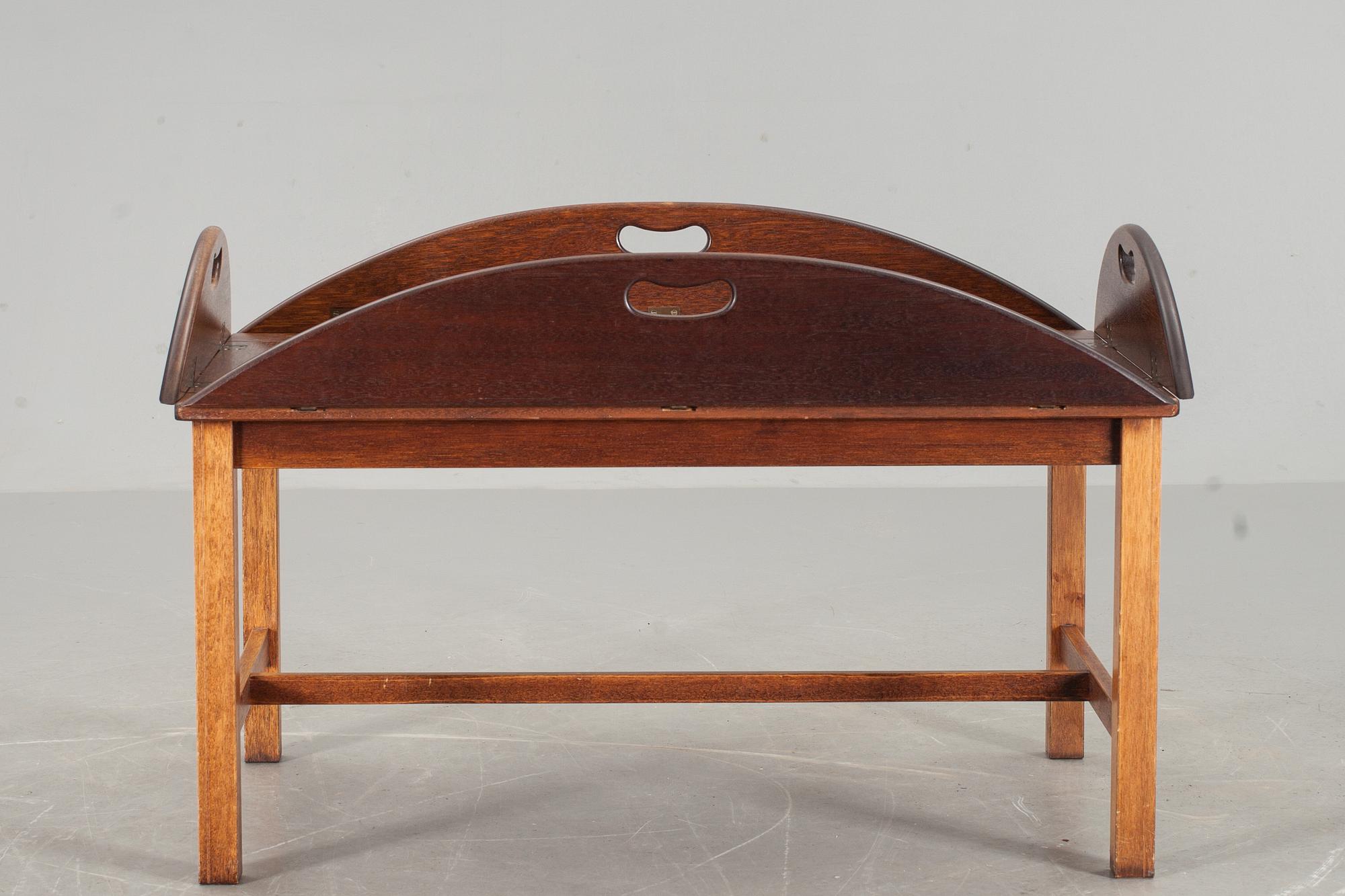 SOFFBORD, sk "Butlers Tray". 1900-talets andra hälft.