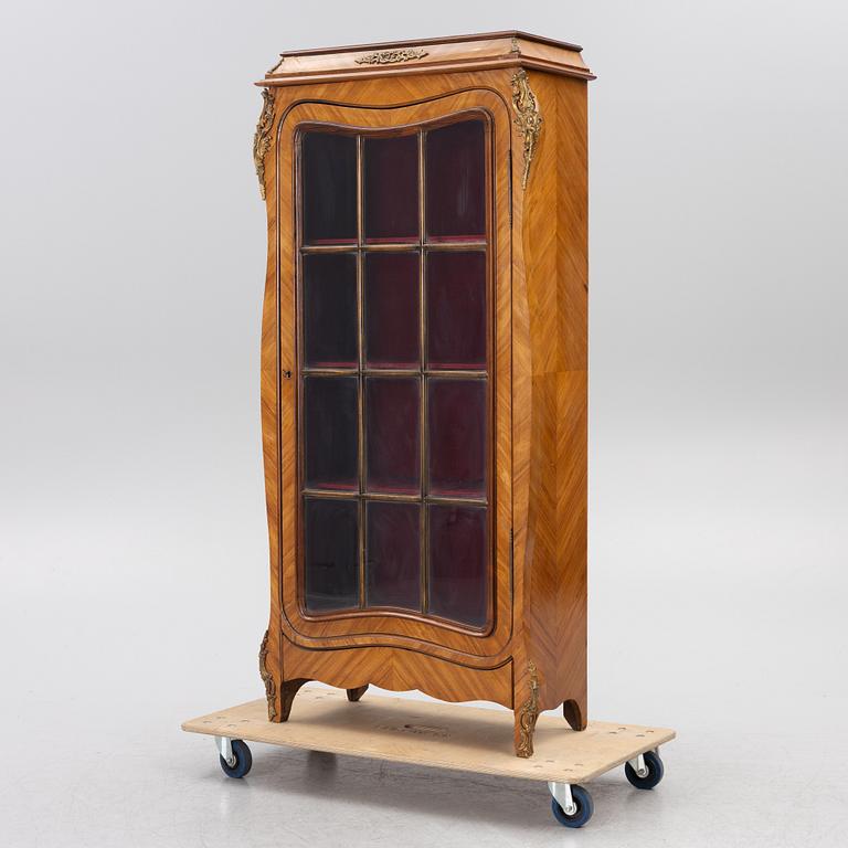 Display cabinet, second half of the 19th century.