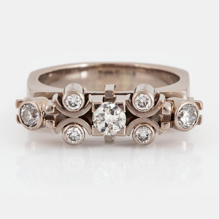 Claës Giertta ring 18K vitguld med runda briljantslipade diamanter.