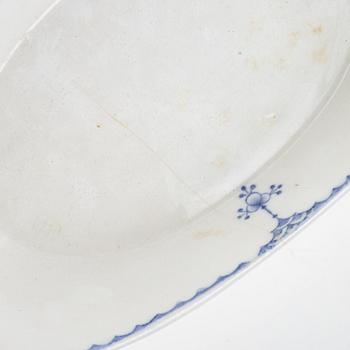 Mat-och kaffesrevis, porslin, 113 delar, "Musselmalet", Bing & Grøndahl, Danmark.