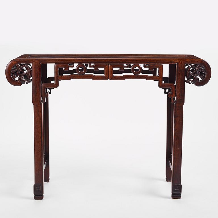 Altarbord, hardwood. Sen Qingdynasti.