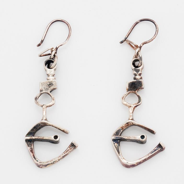 Jorma Laine, ett par örhängen silver.