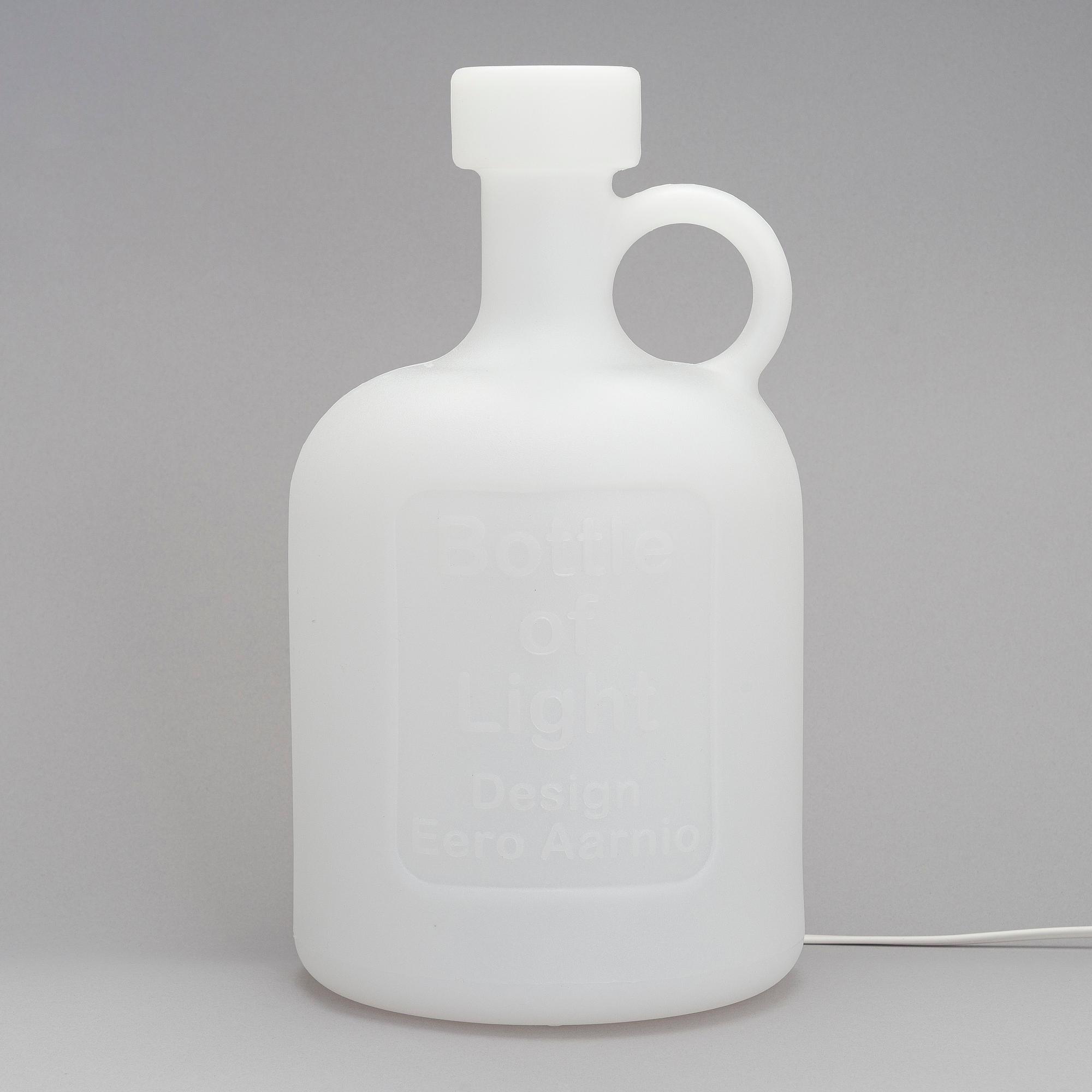 Eero Aarnio, pöytävalaisin "Bottle of Light" Melaja Oy, 2010.