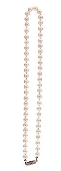 COLLIER, odlade pärlor med lås i silver samt markasiter. Vikt ca 20g.