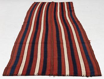 Matta, slätväv, Anatolien, ca 350 x 100 cm.