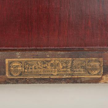 Josef Hoffmann, salongsmöbel, fyra delar, modell 421/428, Jacob & Josef Kohn, Wien, 1900-talets början.