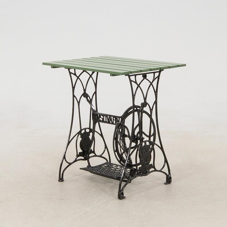 Trädgårdsgrupp 3 dlr 1900-talets första hälft.