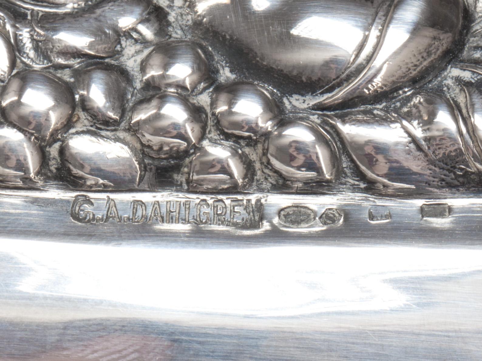 BRICKA, silver G.A Dahlgren, Malmö. Daterad 1919 otydlig årsstämpel. Ca 1740g.