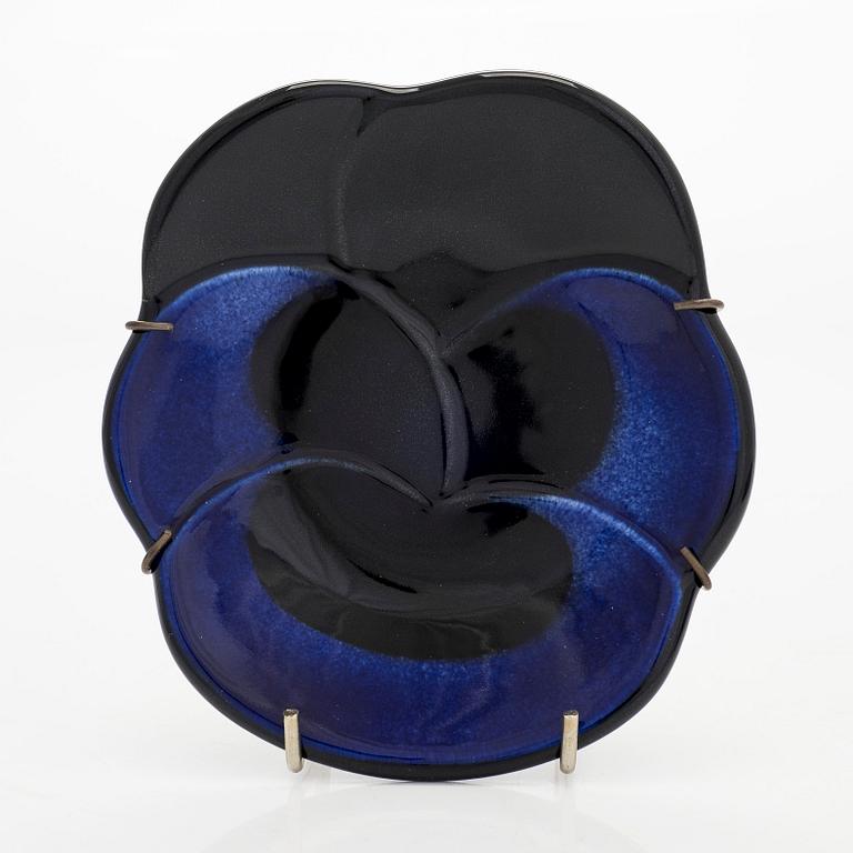 Birger Kaipiainen, a set of four decorative dishes in ceramics, stamped, Arabia, Finland.