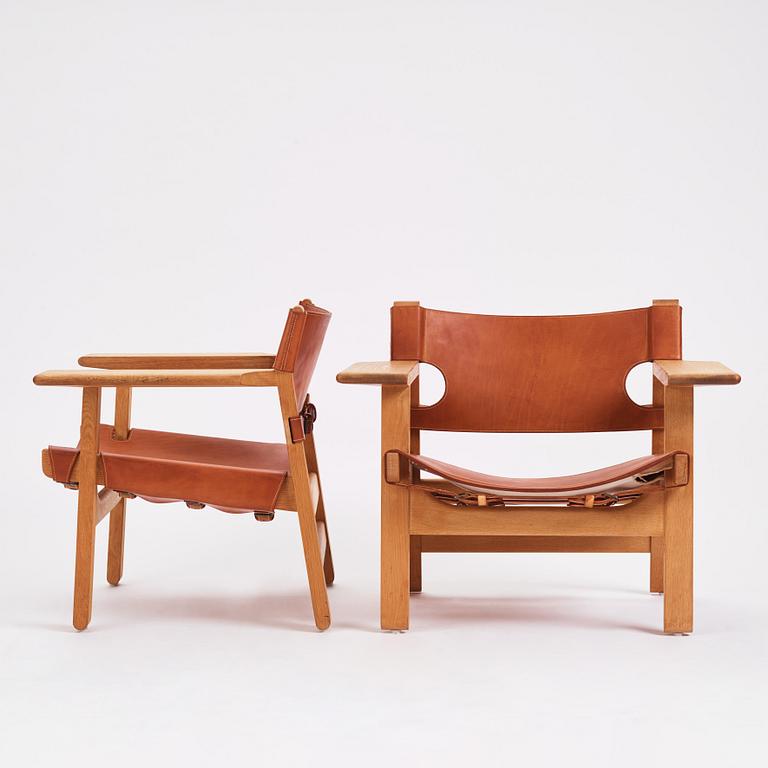 Børge Mogensen, a pair of "Spanish Chairs" model "226", Fredericia Stolefabrik, Denmark.