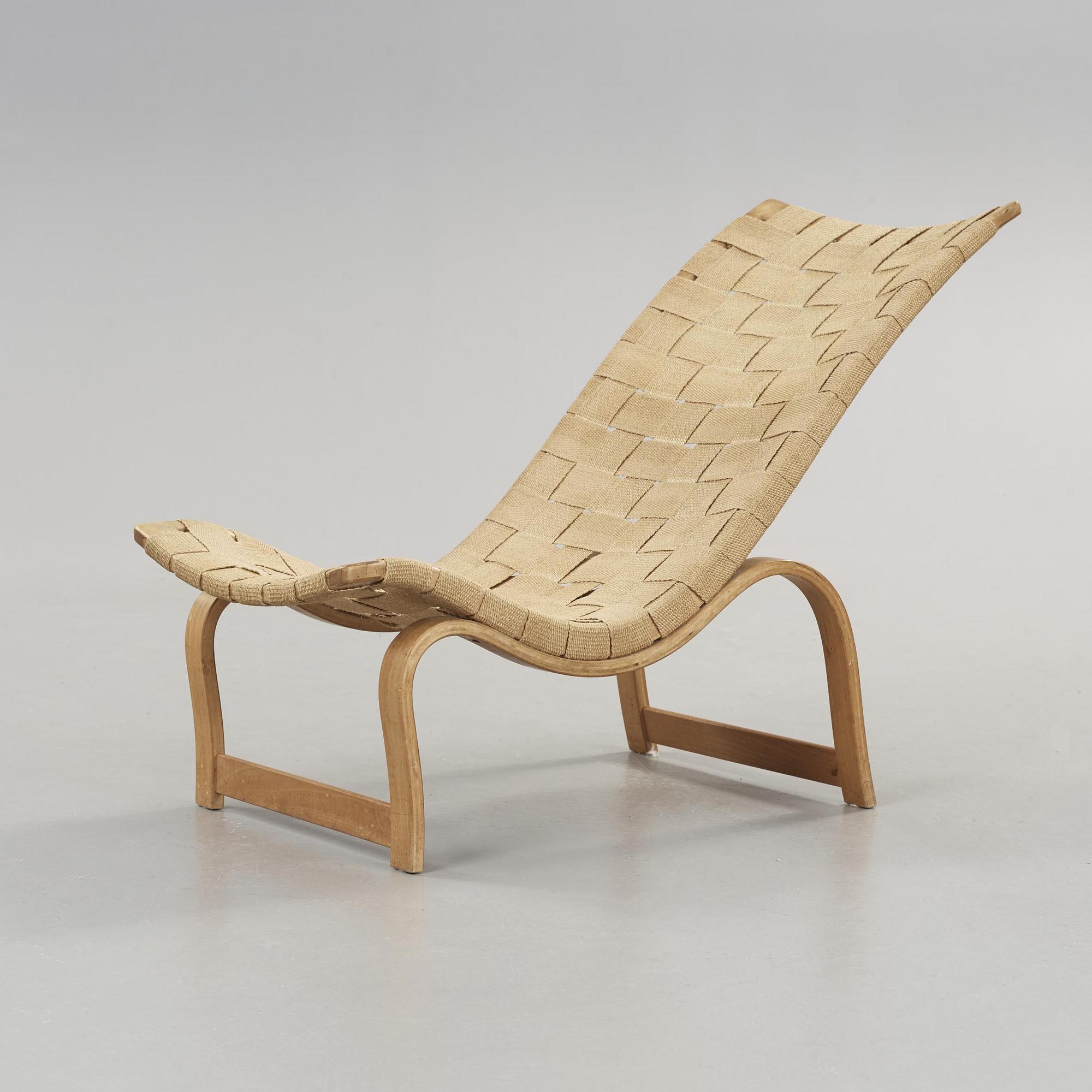 BRUNO MATHSSON, för Firma Karl Mathsson, Värnamo, 1936. Vilstol.