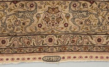 OLD SILK HEREKE. 179,5 x 124 cm.