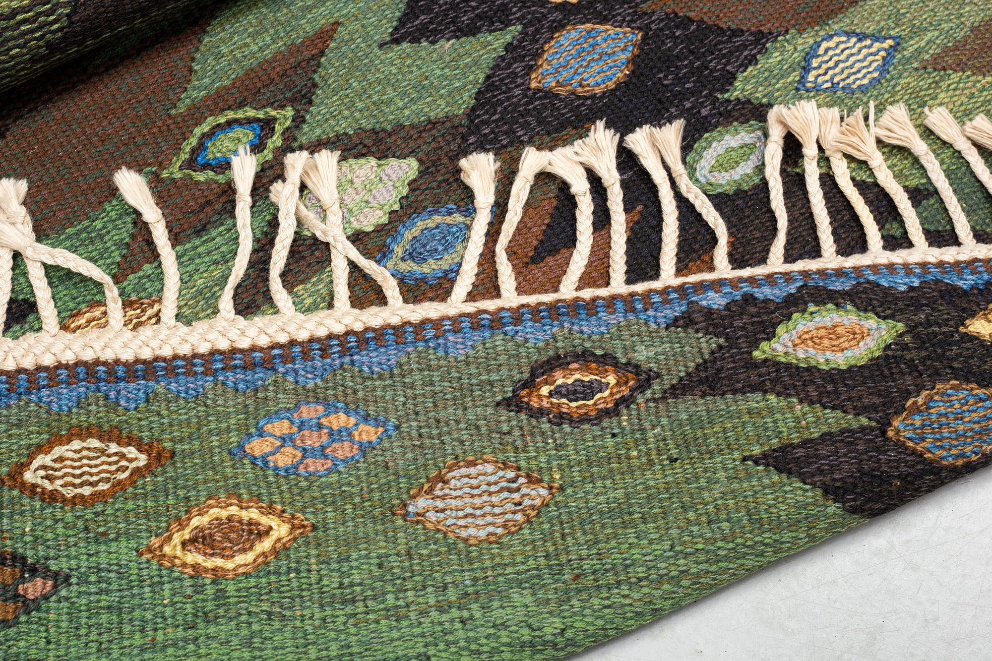 Barbro Nilsson, matto, "Tånga brun och grön", flat weave, ca 223 x 153-155 cm, signed AB MMF BN.