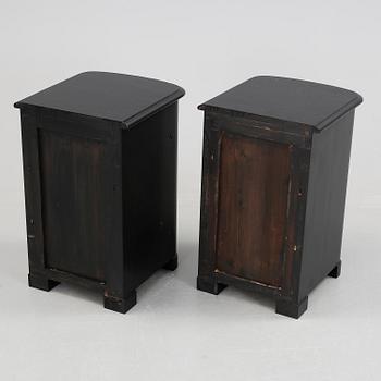 SÄNGBORD, ett par, 1900-tal.