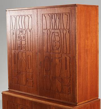 An Yngve Ekström teak and oak cabinet by Westbergs Möbler, Tranås 1950's.