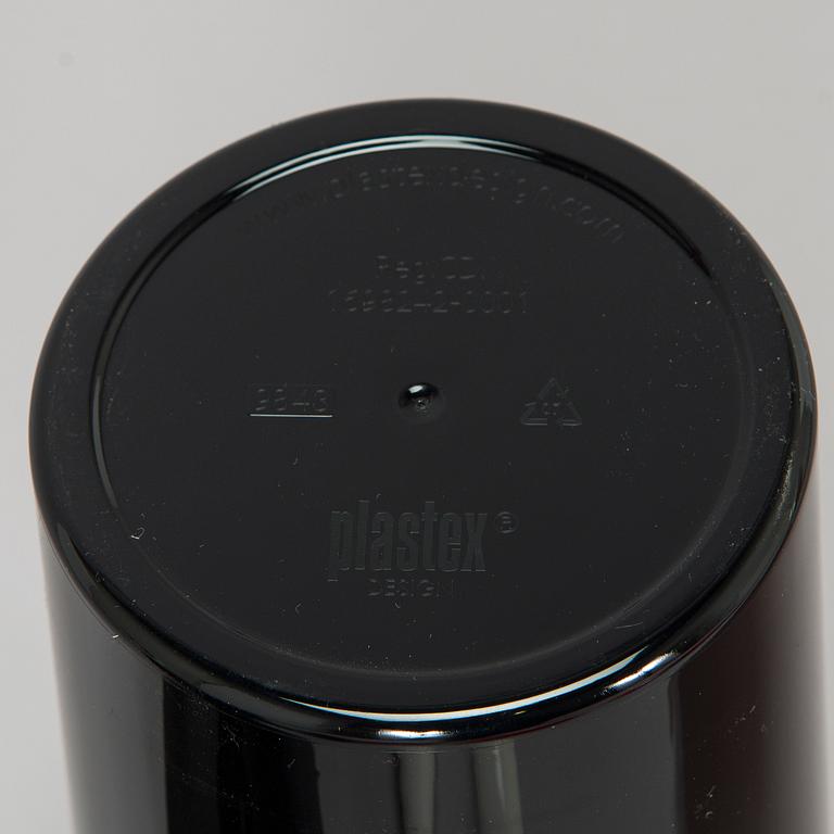 Eero Aarnio, erä kodintuotteita, 12 kpl, eri valmistajia.