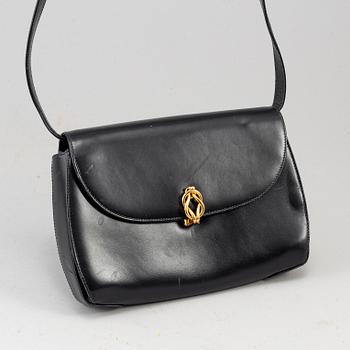 GUCCI, a vintage leather shoulder bag.